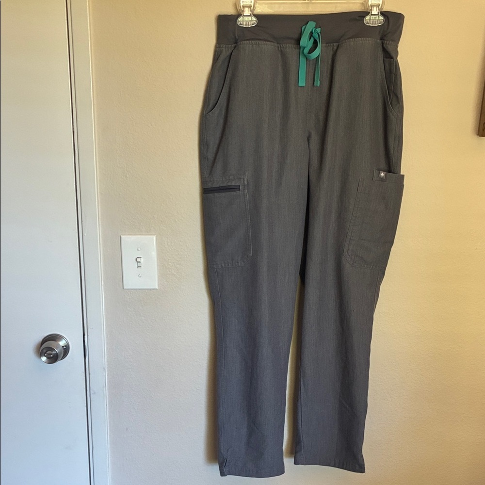 FIGS High Waisted Yola Skinny Scrub Pants - Graphite Gray - Size L